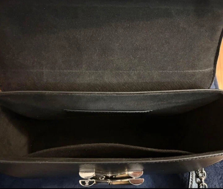 Louis vuitton Twist MM Epi Leather Black image 8