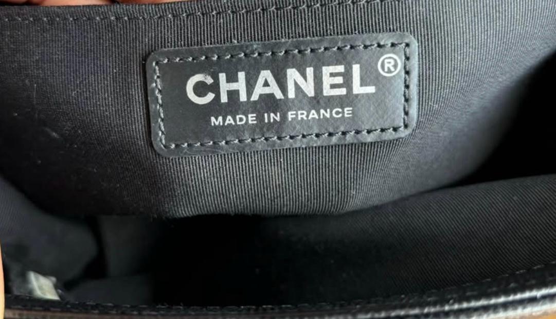 Chanel Quilted Caviar Medium BOY Flap Bag image 6